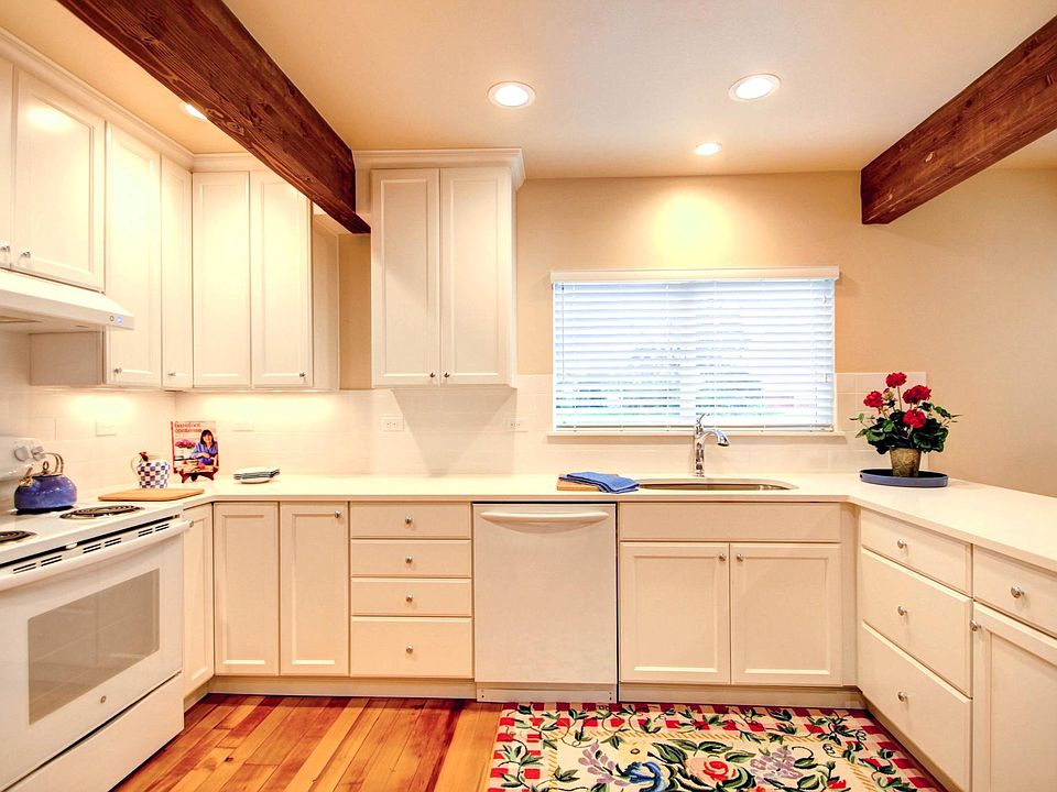 Wonderful Kitchen with quartz counters , dishwasher, deep st