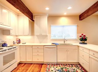 15382 Field Rd, Bow, WA 98232