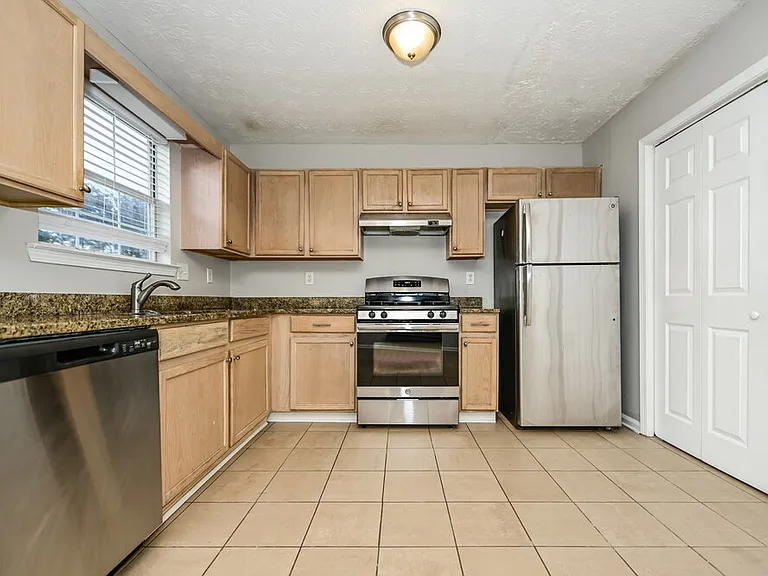 337 Autumn Lake Dr — Photo 7
