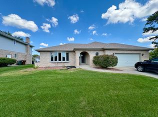 7632 Hanover Dr, Tinley Park, IL 60477