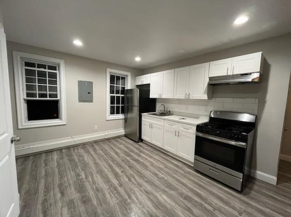 300 Burlington Ave #2