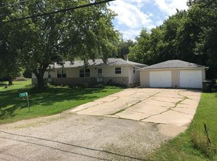 2925 Winnegamie Dr, Appleton, WI 54914