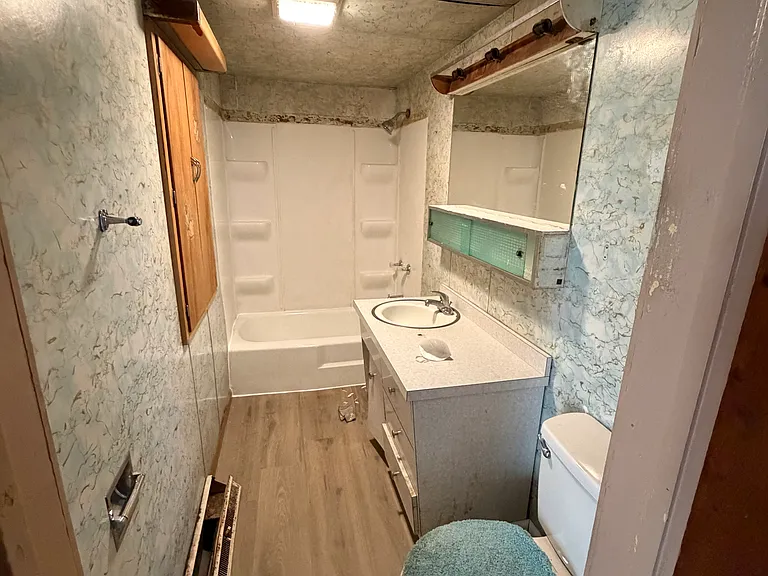 610 E Lawrence St — Photo 6