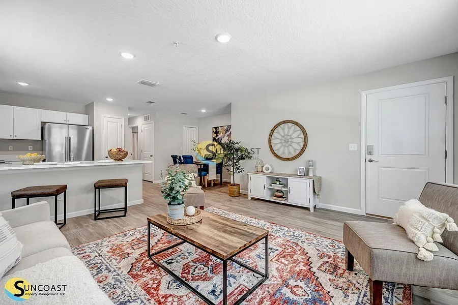 Stylish Apts West Jax! — Photo 3