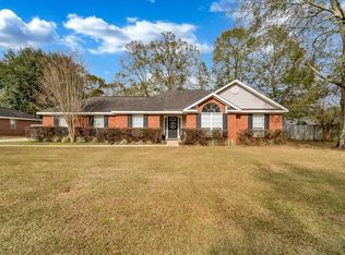 10680 Union Ct, Grand Bay, AL 36541