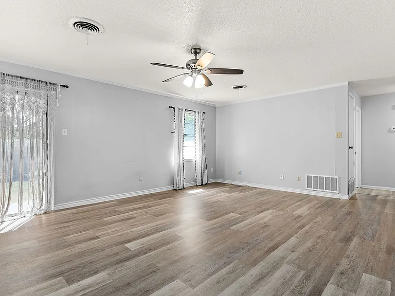 1205 S 7th St — Photo 10