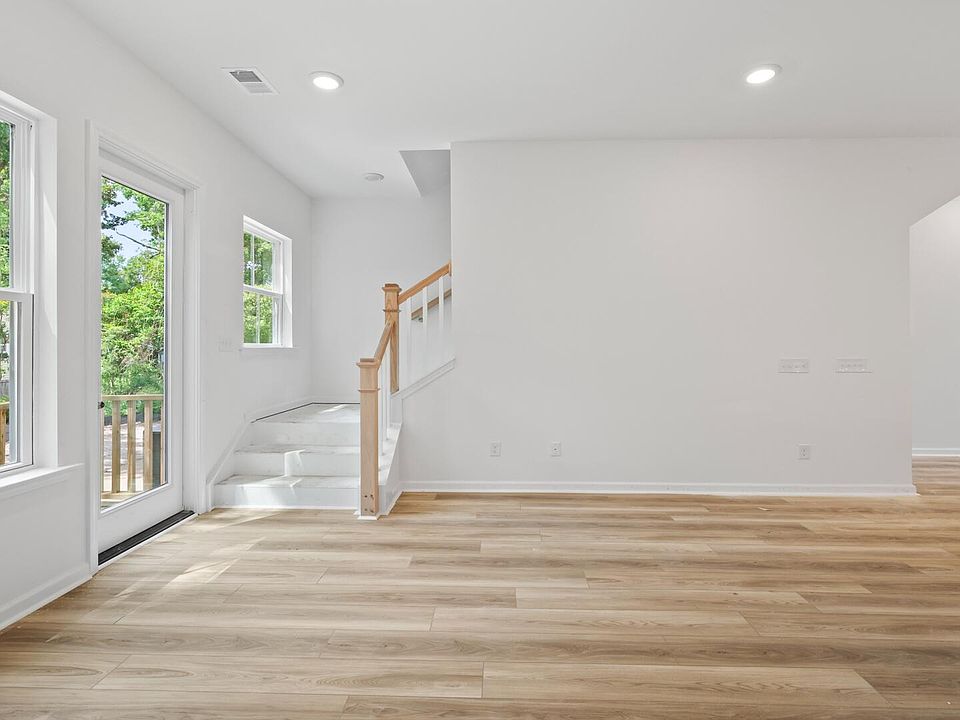 1st image of 4066 Ohear Ave #3