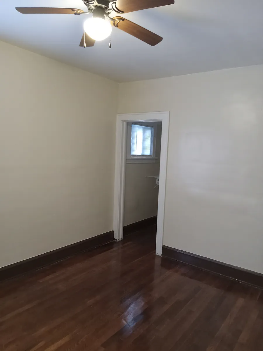 Building Photo - 1306 W 64th St