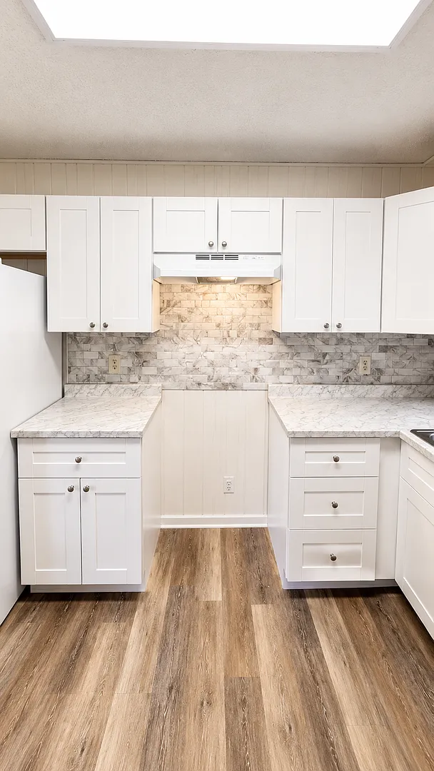Updated And Fresh! One Bedroom, One Bathroom! — Photo 3