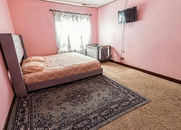 5th image of 711 Tipperary Ct APT 2D