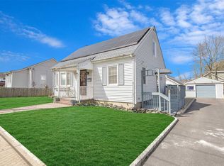 245 Irving St, Central Islip, NY 11722