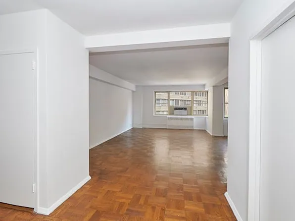 415 E 52nd St APT 3CC, New York, NY 10022
