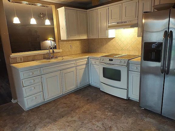 5th image of 217-1 Fairwood Cir