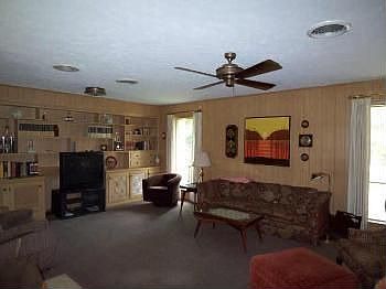 3rd image of 605 Scenic Dr