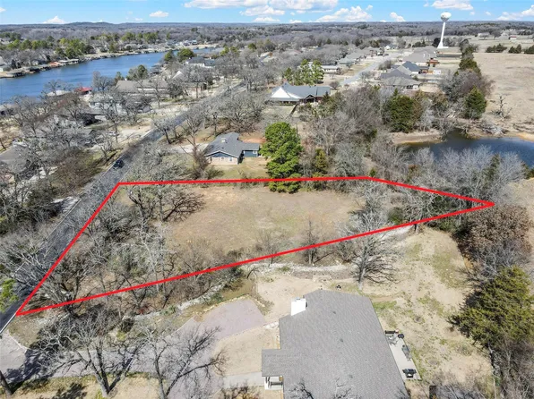 1227 Kiowa Dr E, Lake Kiowa, TX 76240