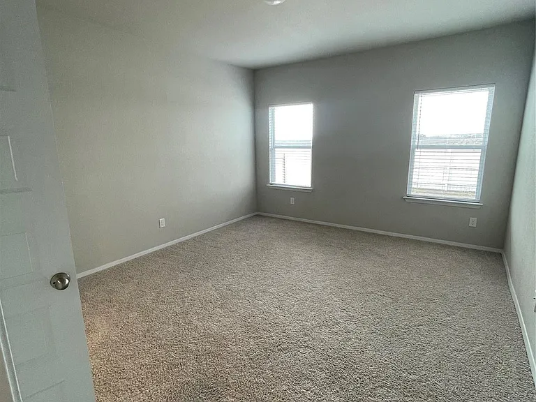 2801 Winding Creek Rd — Photo 13