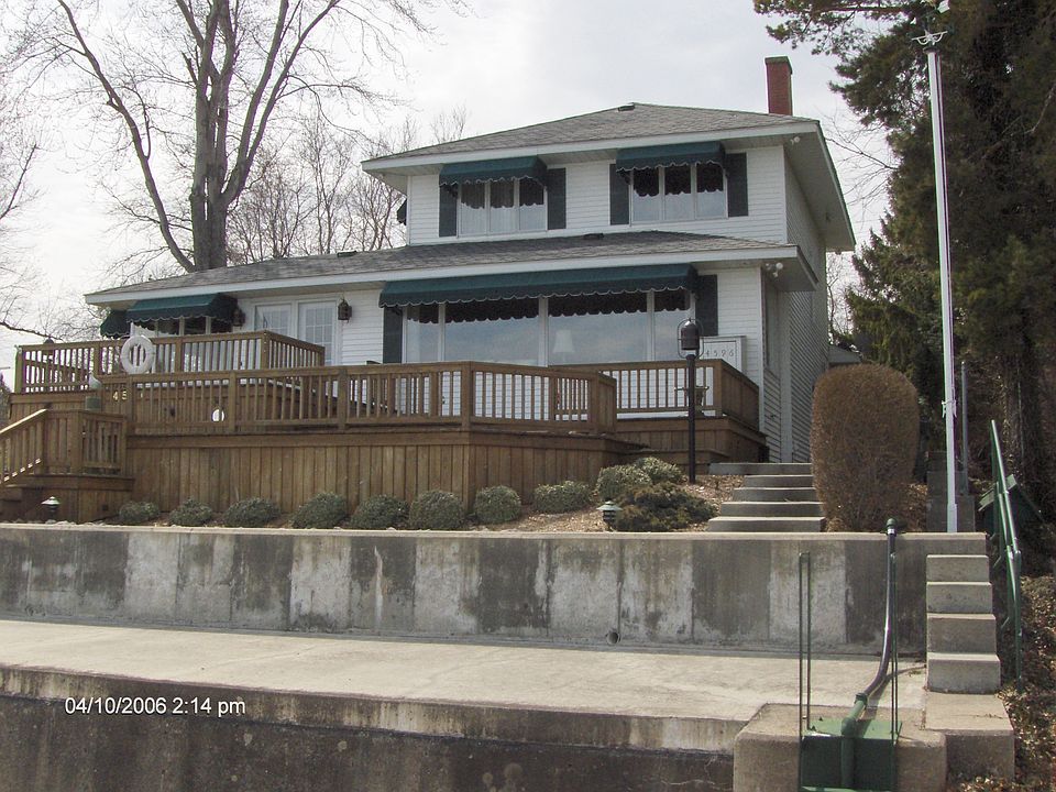 2nd image of 4596 Lakeshore Rd