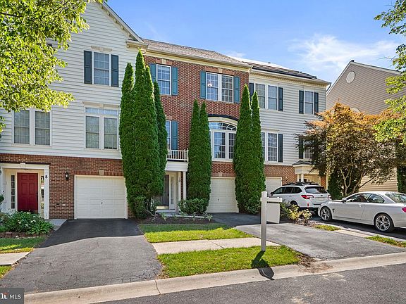 2nd image of 10 Rockingham Ct