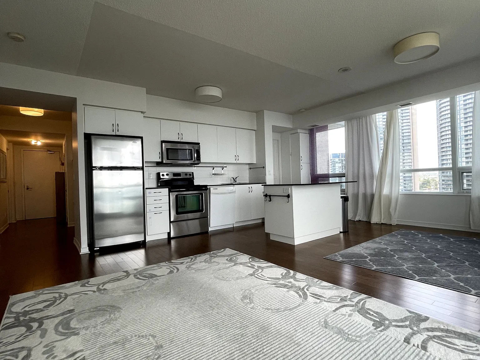 3 bed, $3,500 — Photo 4