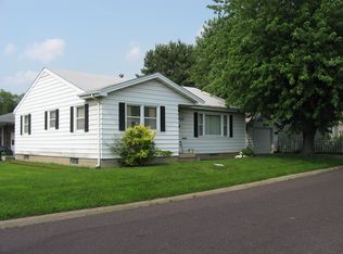 1522 Mechanic St, Pekin, IL 61554