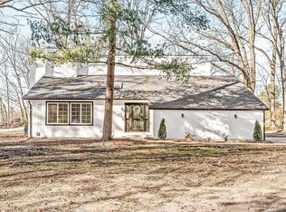 19303 Summers Dr, South Bend, IN 46637