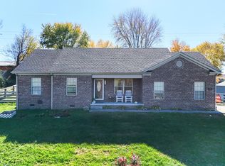 121 Shawnee Dr, Paint Lick, KY 40461