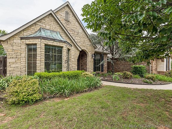 3rd image of 2901 Alyssum Ct