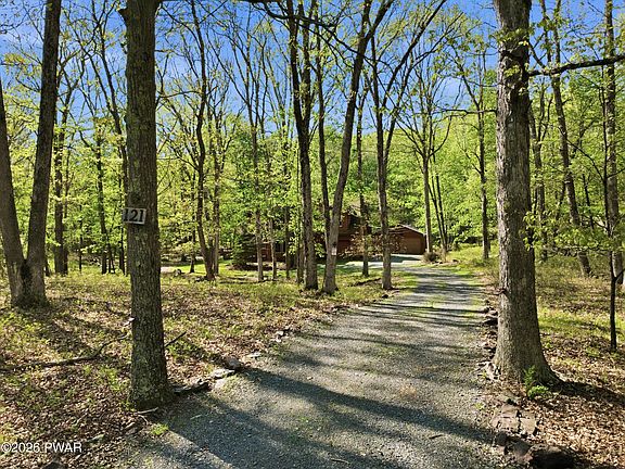 3rd image of 121 Dogwood Ln
