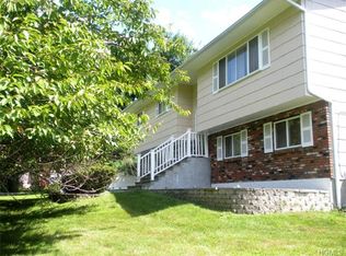 571 Manchester Rd, Yorktown Heights, NY 10598