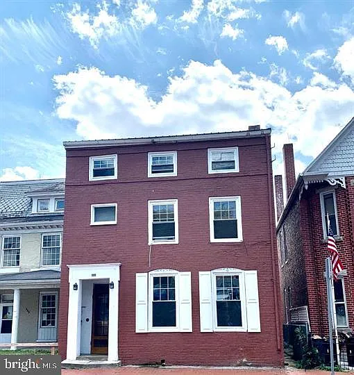 1 bed, 1.0 bath, 2640 sqft, $800 — Photo 2