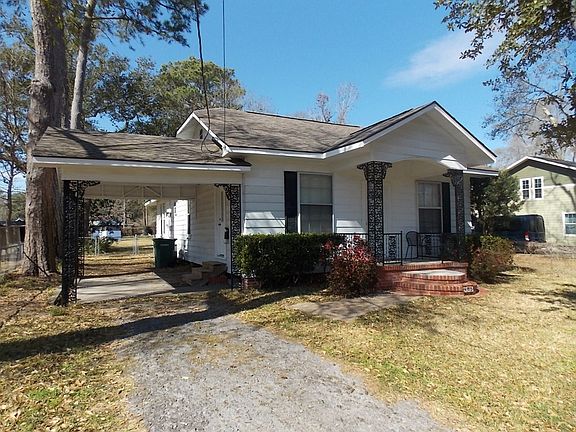 2nd image of 485 Belvedere Dr