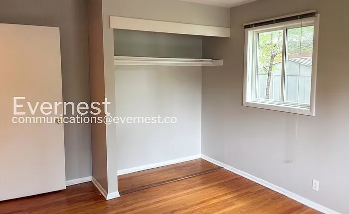 380 Martin Dr — Photo 10