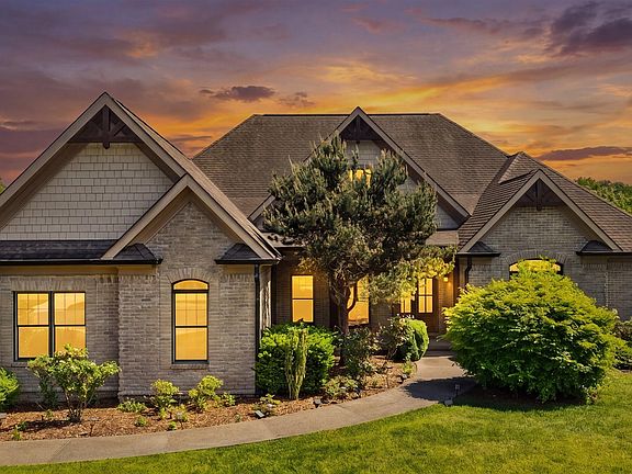 3rd image of 2508 Shady Meadow Ln