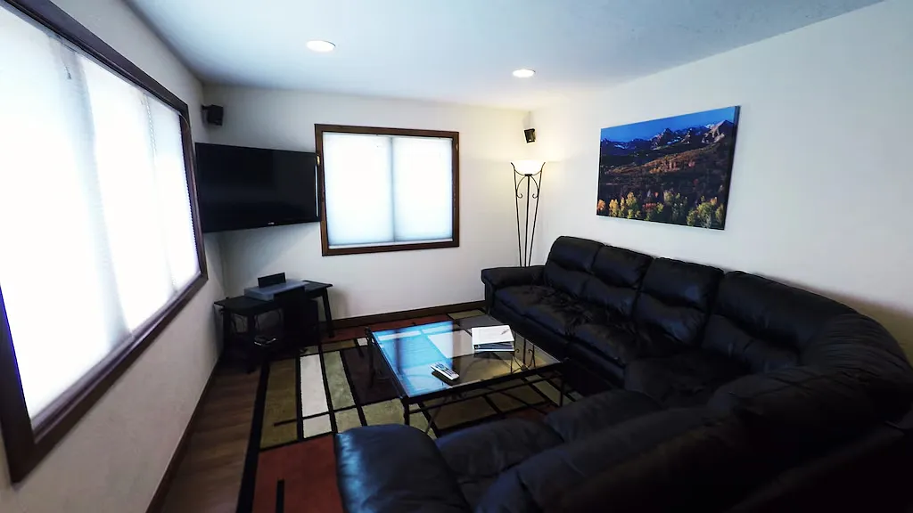 3 bed, 2.5 bath, 1500 sqft, $3,000 — Photo 2