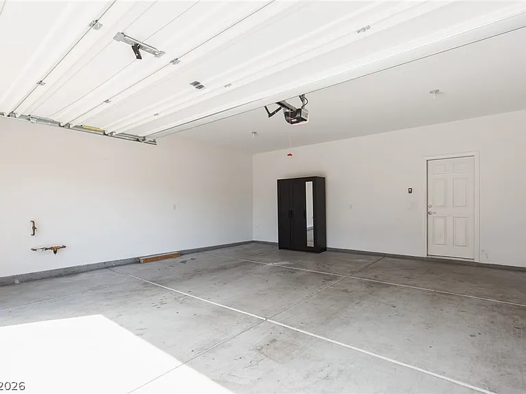 8045 Skye Foxx St — Photo 30