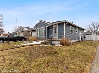 904 E Garfield Ave, Hazel Park, MI 48030