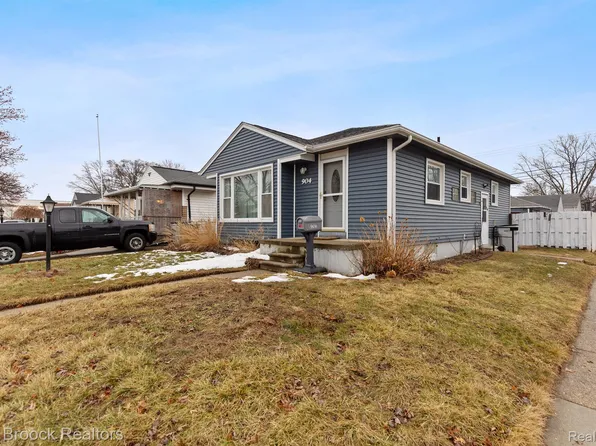 904 E Garfield Ave, Hazel Park, MI 48030