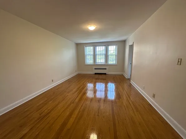 24 Concord Ave APT 308, Cambridge, MA 02138