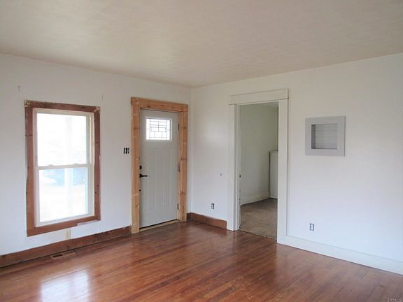 3rd image of 204 W Howard St