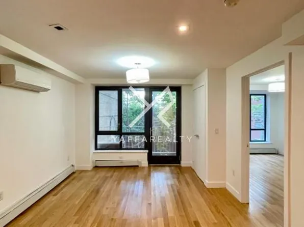 39 E 21st St #2D, Brooklyn, NY 11226