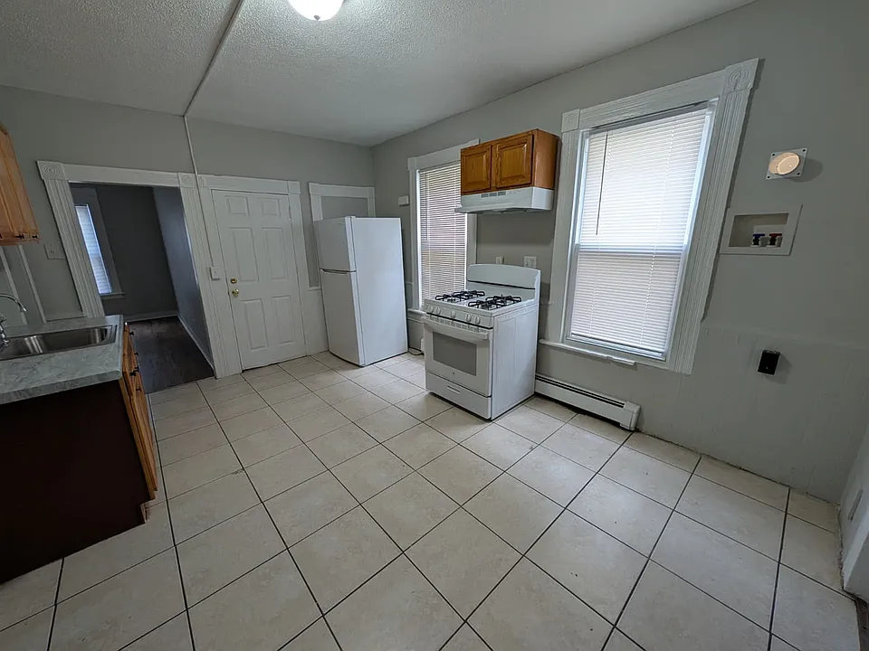 38 Daggett St #11