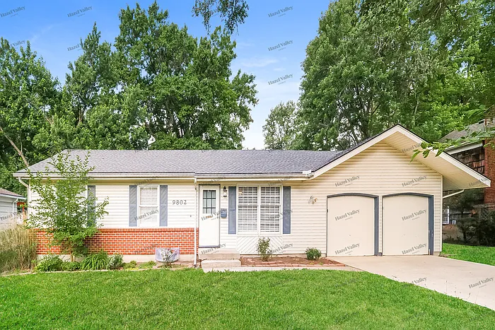 9802 England Dr — Photo 1