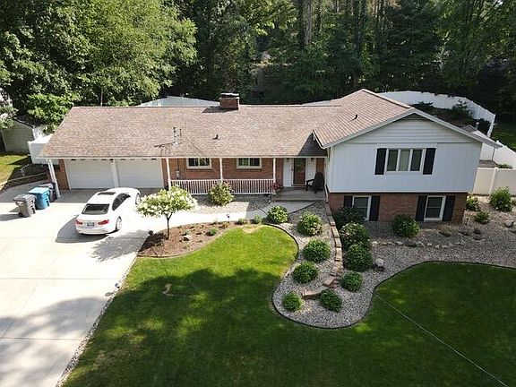 4th image of 3409 Fair Oaks Dr