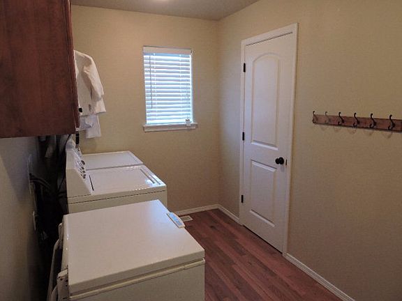2nd image of 2695 Mary Dr
