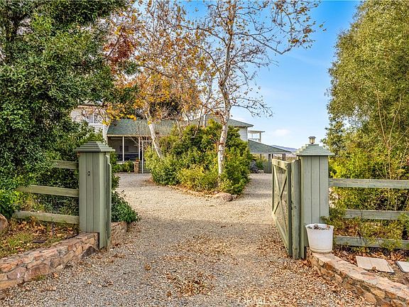 3rd image of 16765 Charro Rd