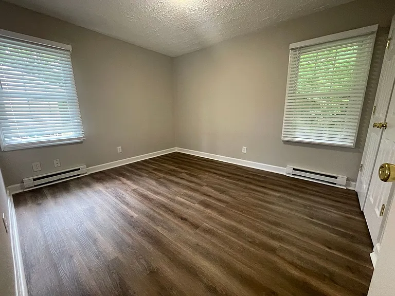 214 Belvidere St — Photo 10