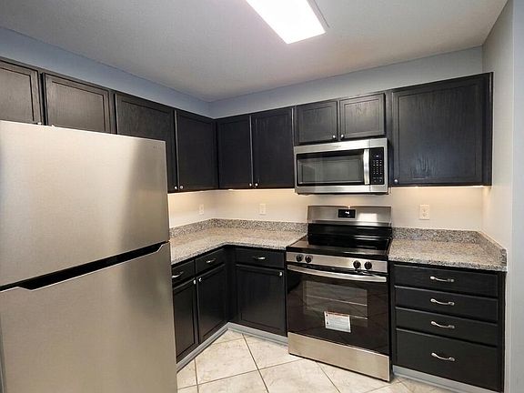 4th image of 127 Sturbridge Dr