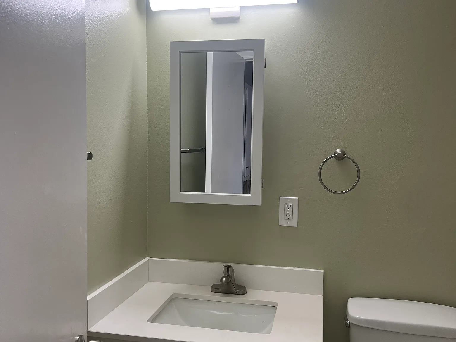 3 bed, 1.5 bath, 1000 sqft, $2,295 — Photo 1
