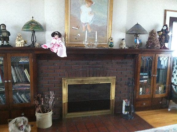 living room fireplaace