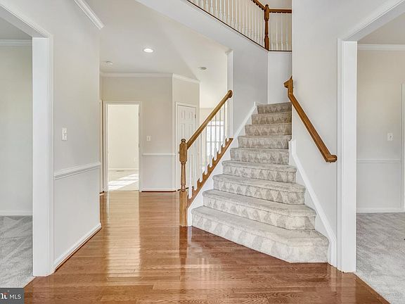 2nd image of 20 Saint Charles Ct